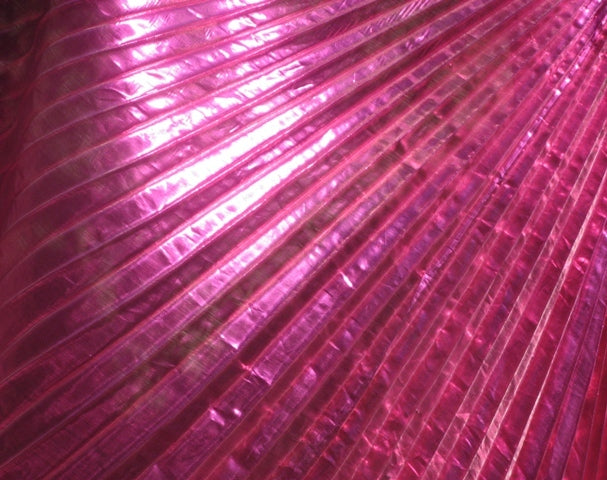 Isis Wings Organza Lamé in Fuchsie