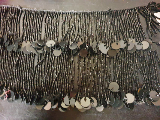Perlenkette mit Strängen aus schwarzen Perlen